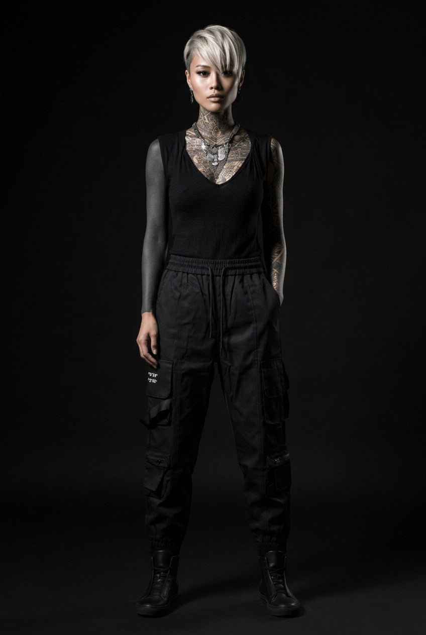Cargo pants techwear