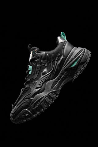 Streetwear sneakers